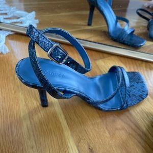 Strappy Snake Skin Square Toe Sandals Size 8